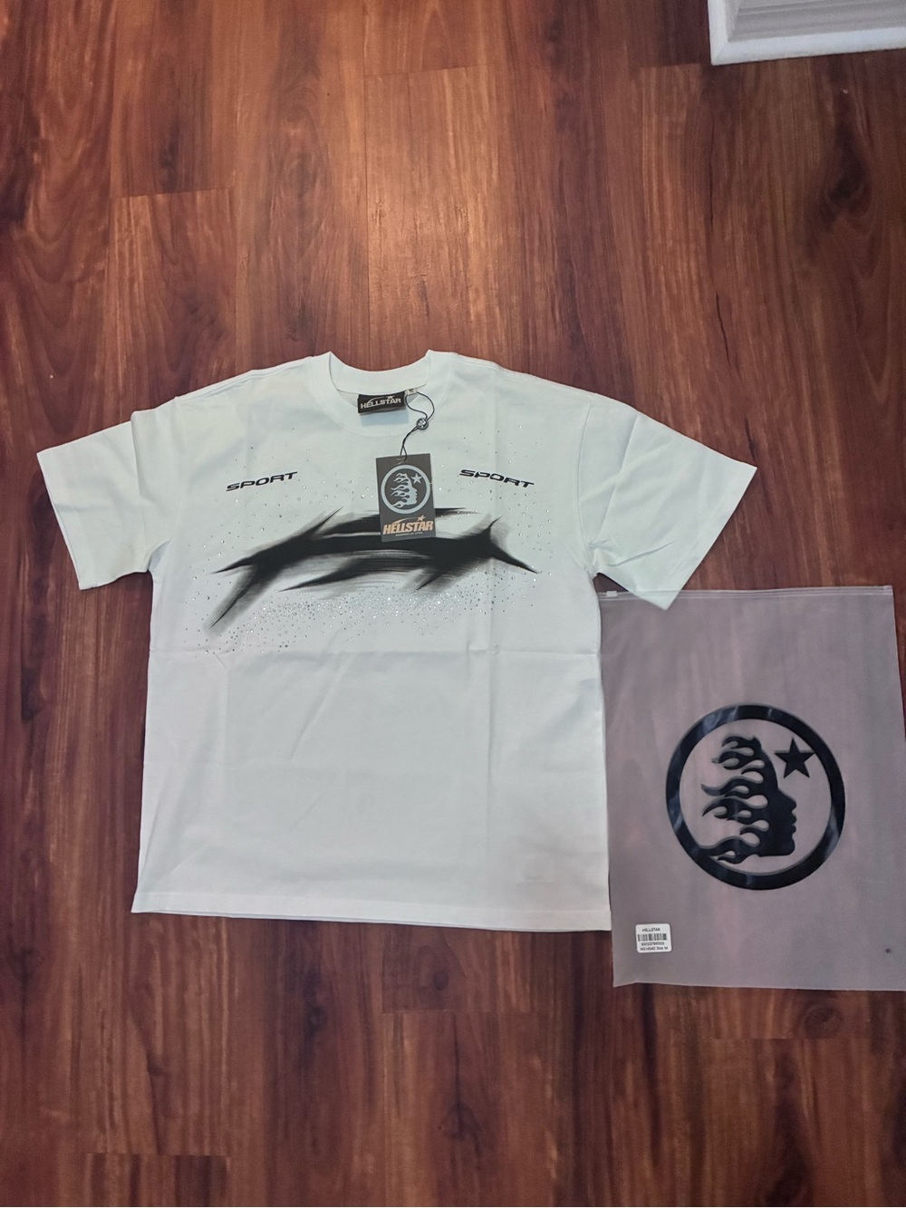 Hellstar Men’s White Graphic Short Sleeve Tee